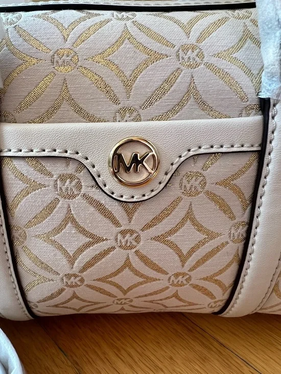 Michael Kors Ivory & Gold Travel Small Duffle Crossbody - Picture 4 of 14
